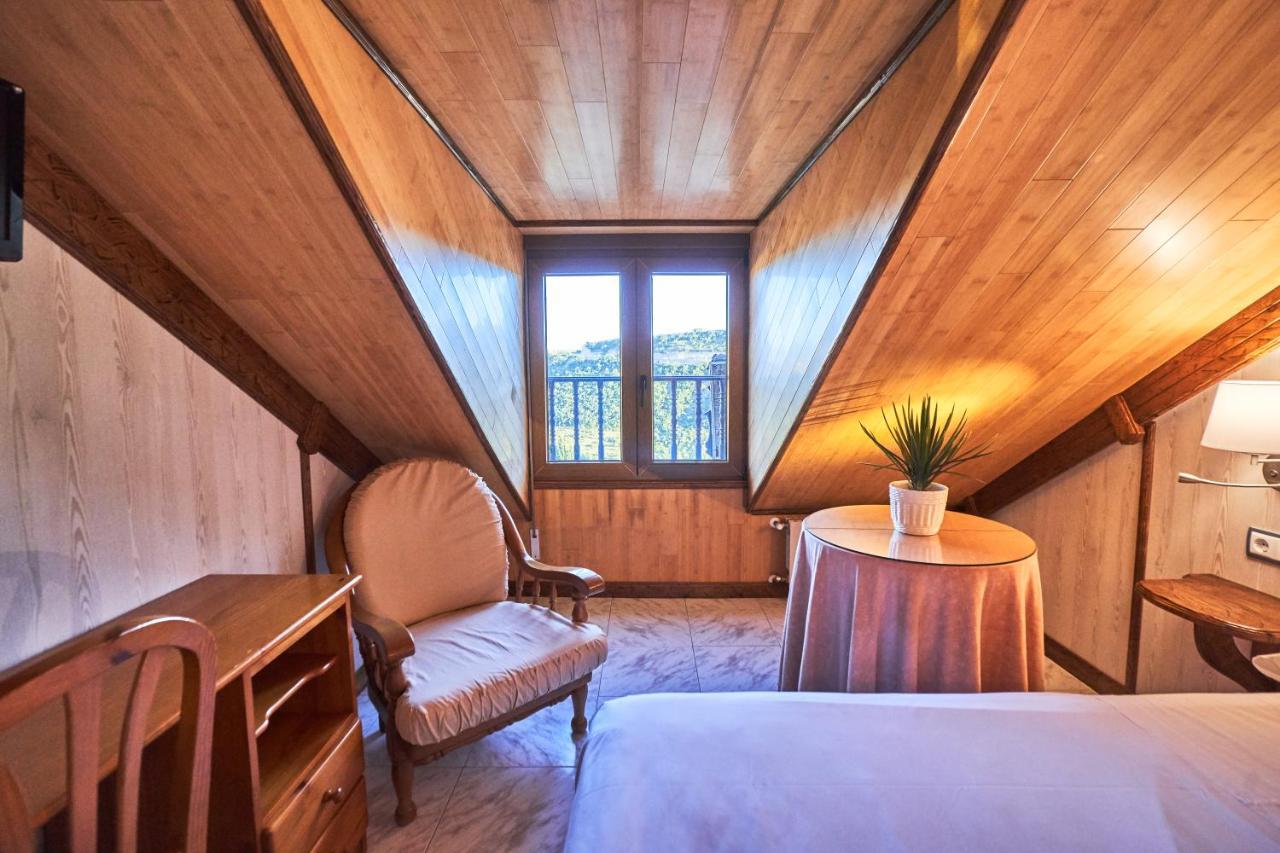 Hostal El Panadero Sepúlveda Екстериор снимка