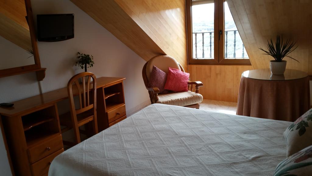 Hostal El Panadero Sepúlveda Екстериор снимка